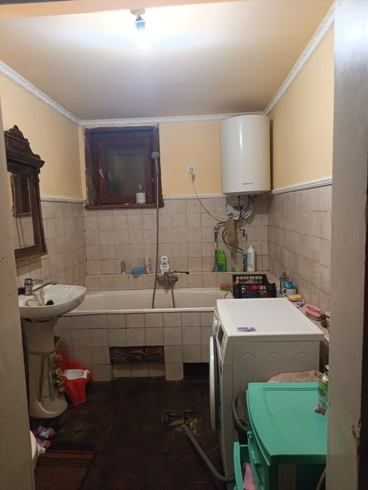 Продаж великий будинок с. Бене