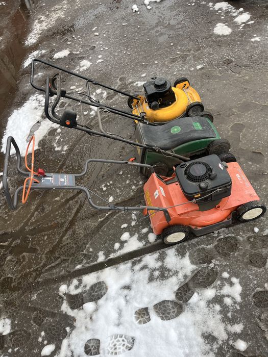 Газонокосілки бензинові , і 1  електрична