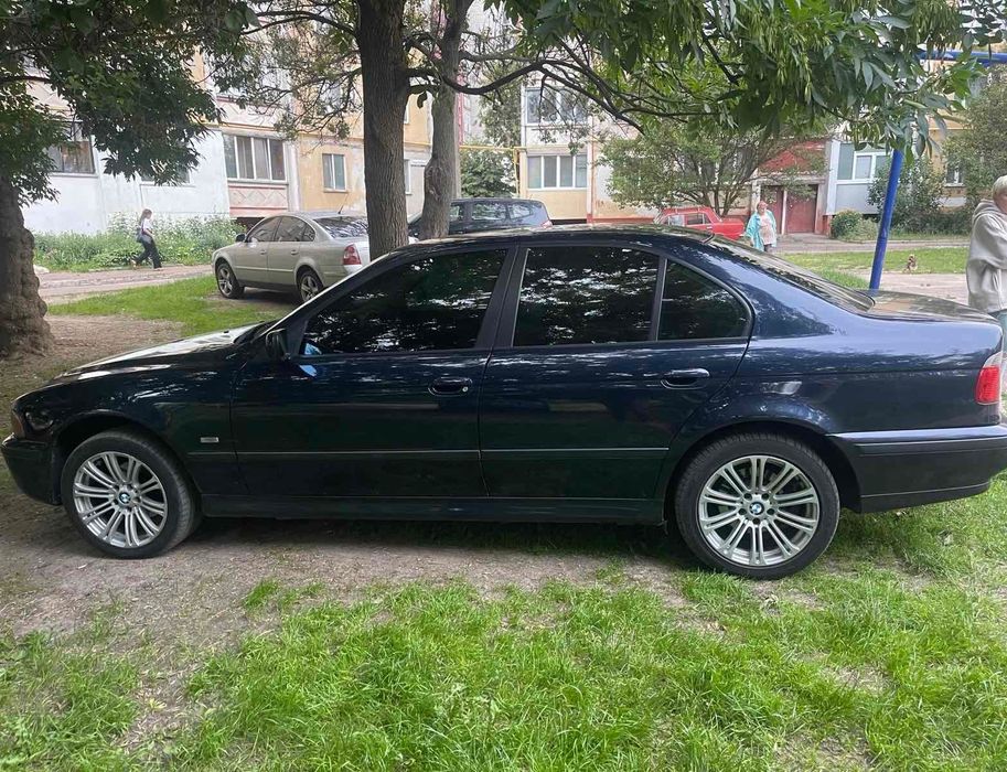BMW Е39 528 автомат