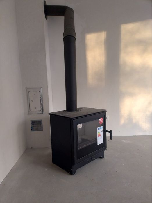 Kominek wolnostojący Hitze Gatto M 5,3kW