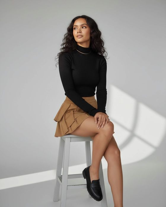 Włoska plisowana spódniczka z ukrytymi spodenkami, camel M