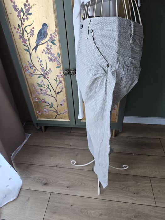 Eleganckie Spodnie damskie wloskie Please  z Wzorem Prosta Nogawka i N