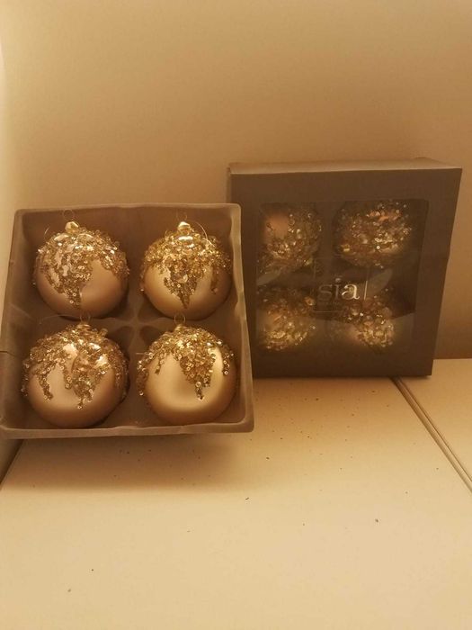 Sia Glass Christmas Ornaments