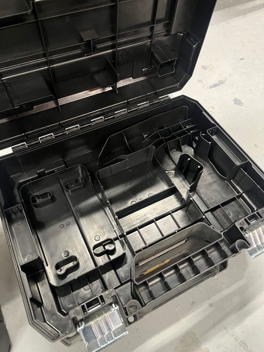 Skrzynki po elektronarzędziach DeWalt