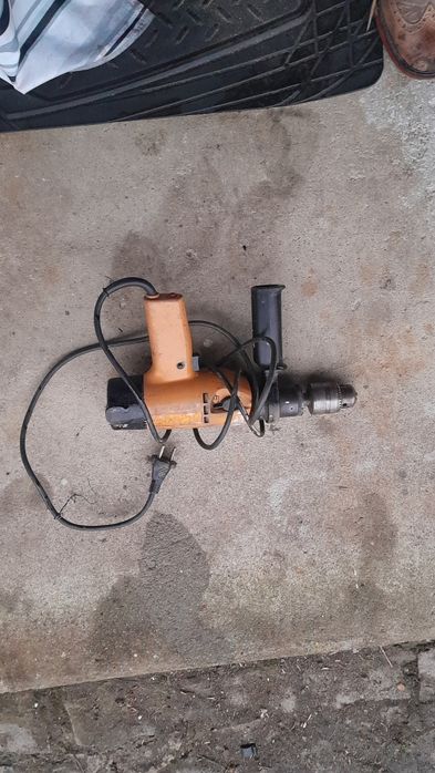 Maquina cortar relva bosch