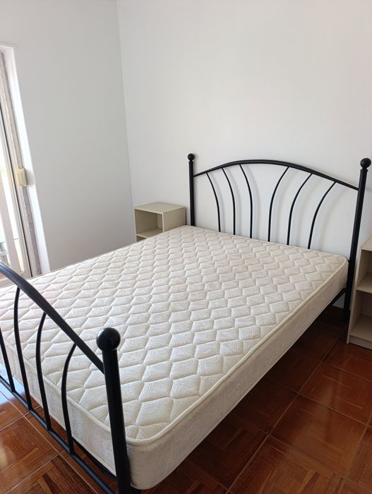 Cama casal com colchão