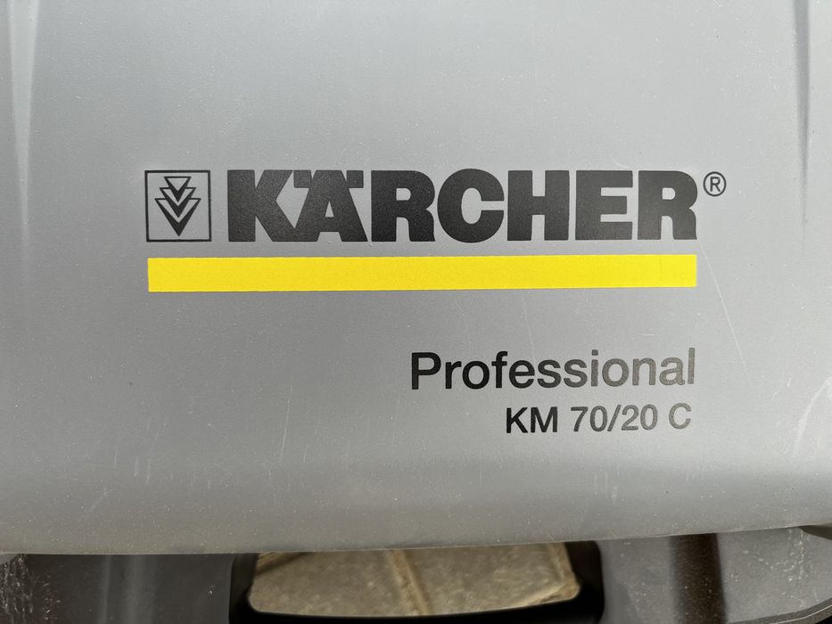 Vassoura manual Karcher  km70 com dois braços