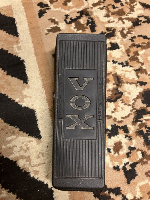 Vox v845 wah efekt