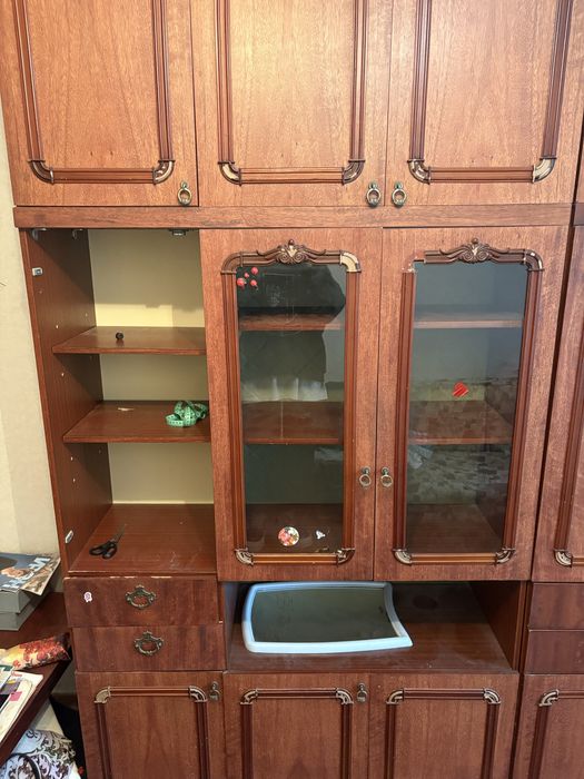 Шафа стінка у гарному стані