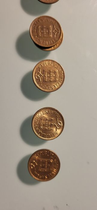 Moedas de 1 Escudo.