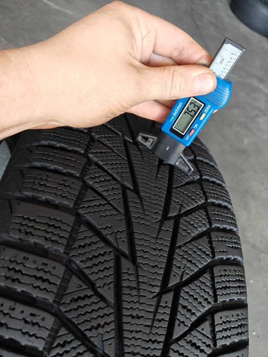 2шт R17 215 50 шини зимові Hankook Winter I*cept IZ2 W616 агресивні арктичні Корея