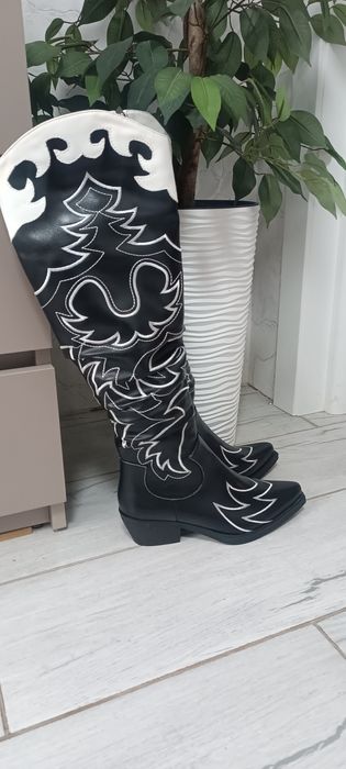 Продам шикарные сапоги козаки