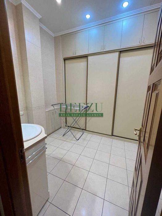 Продаж 2к.квартири 110м2  вул. Хрещатик 15, Пасаж