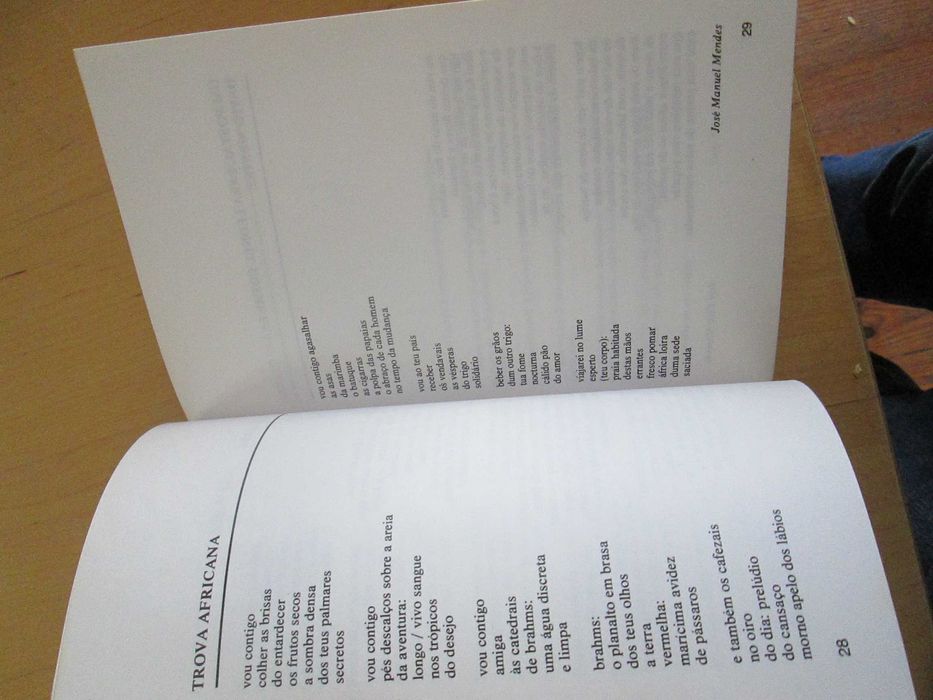 Um Postal para Luanda, uma antologia com 38 poetas portugueses