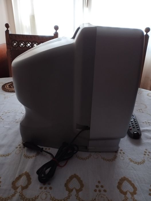 TV cores SANITRON 36cm (A funcionar a 100%)