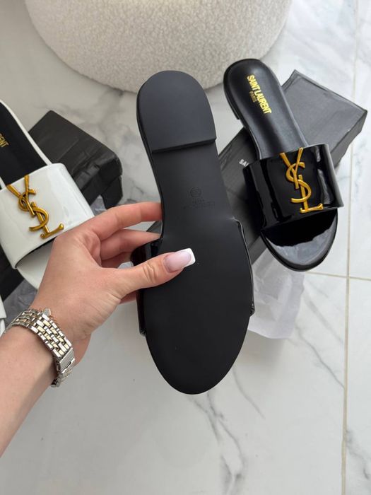Шльопанці в стилі ysl