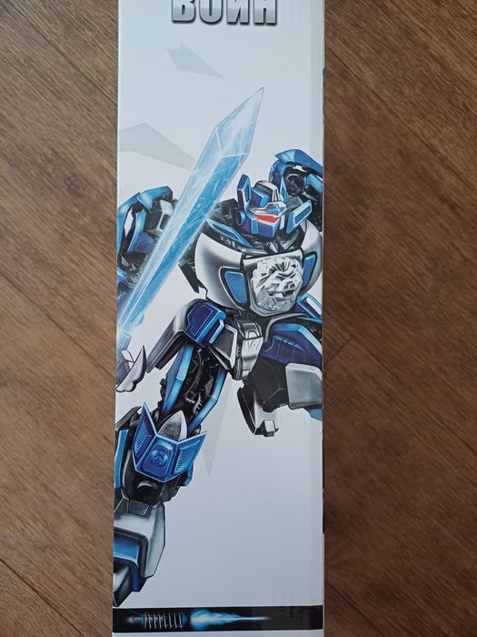 Робот новый на батарейках