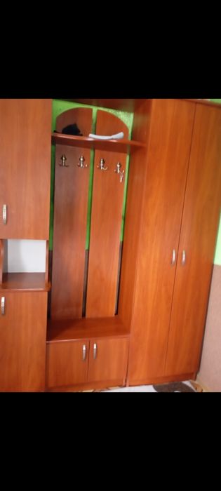 Прихожа..в доброму стані