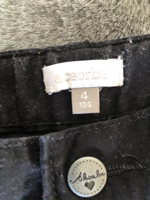 Calças Absorba e camisola BTS