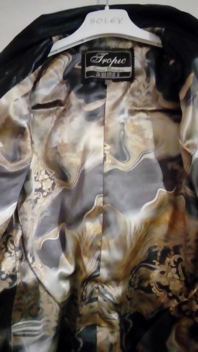 Продам фирменную  курточку из натуральной  кожи (лайка) за 800 грн