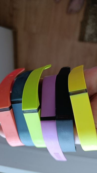 Змінні ремінці Fitbit