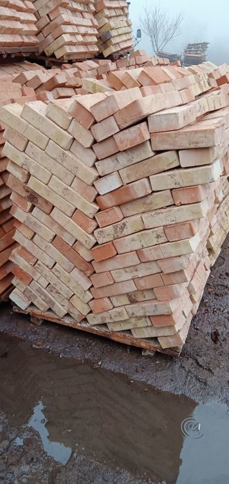 Цегла ( будівель матеріали)