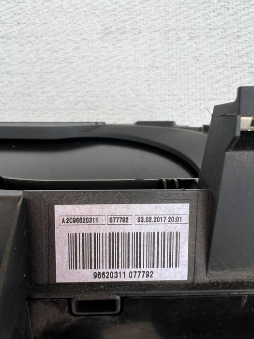 VW Passat B8, Arteon Приборна панель, щиток приборів AID VW Passat B8