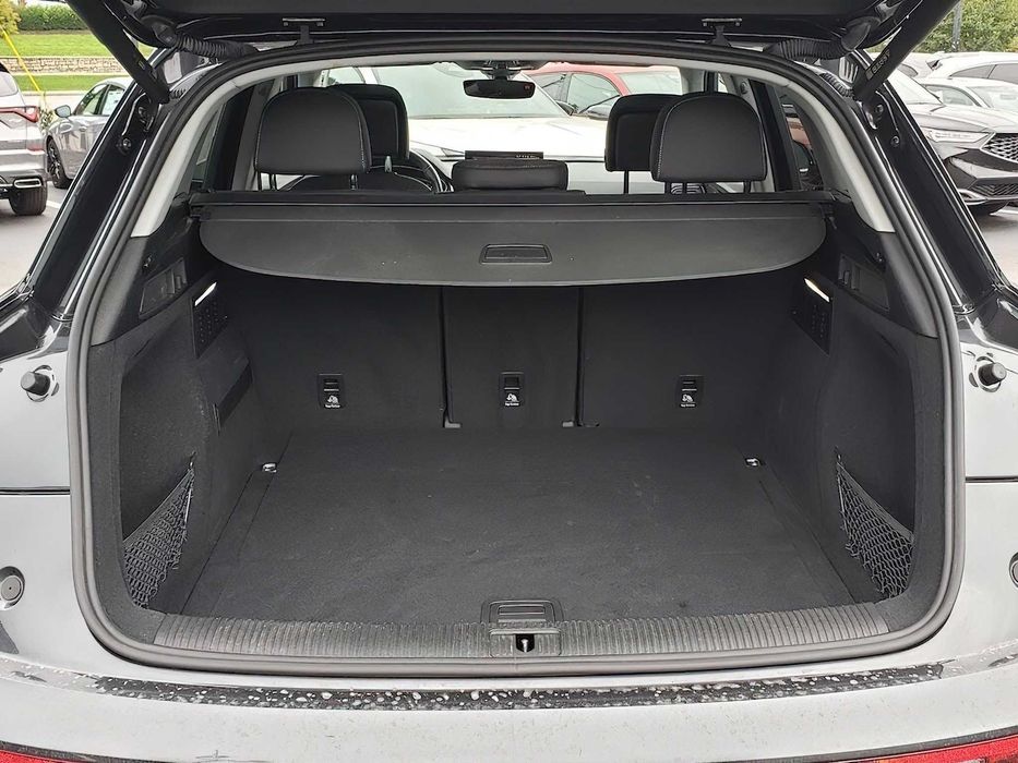 Audi Q5      2021