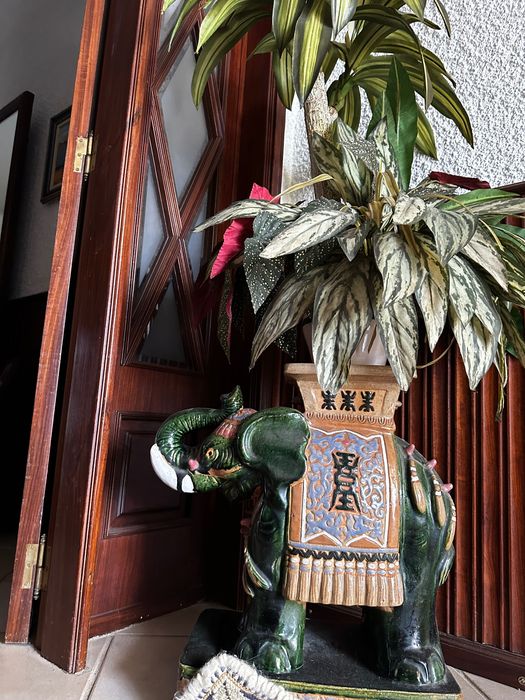Elefante decorativo para planta