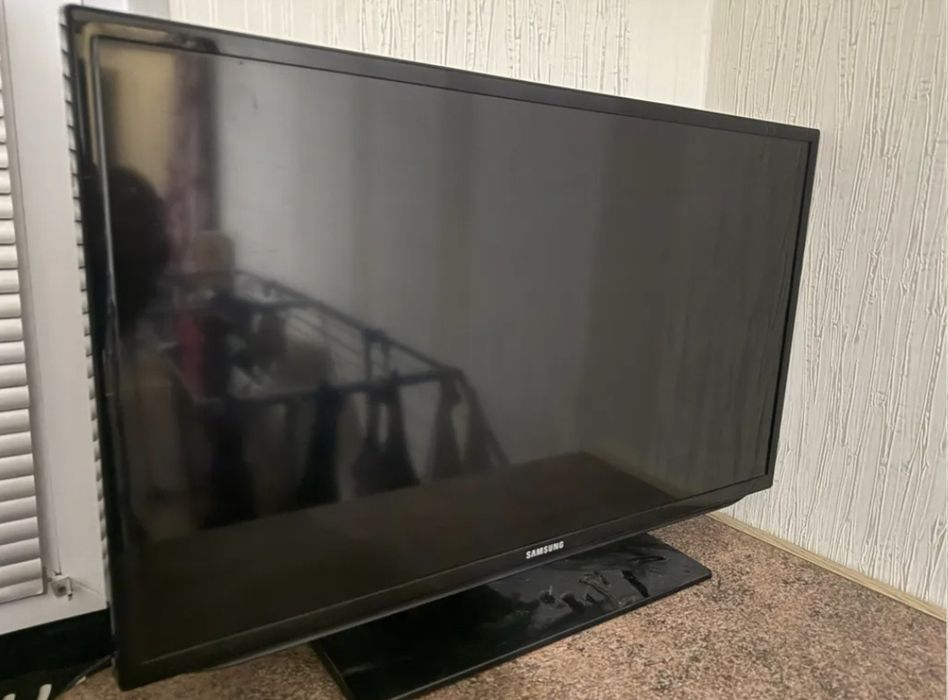 Телевізор Samsung 32 Smart TV