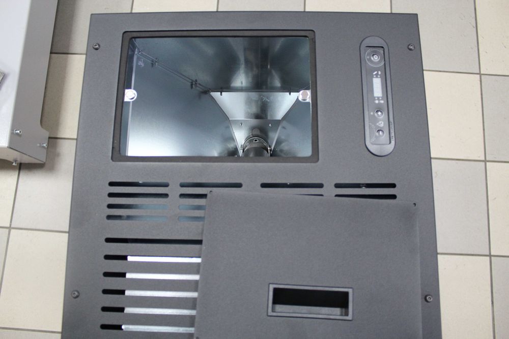 Piec kominek na pellet Thelma 9 kW z nadmuchem czarny