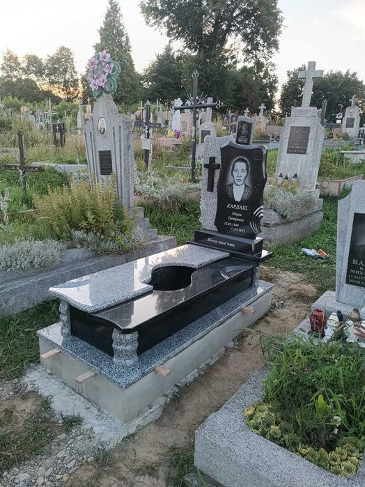 Виготовлення пам'ятників та аксесуарів