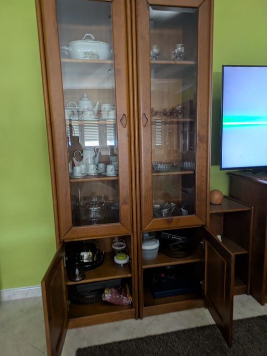 Conjunto de Sala: Cristaleira, Móvel TV e Mesa de Centro