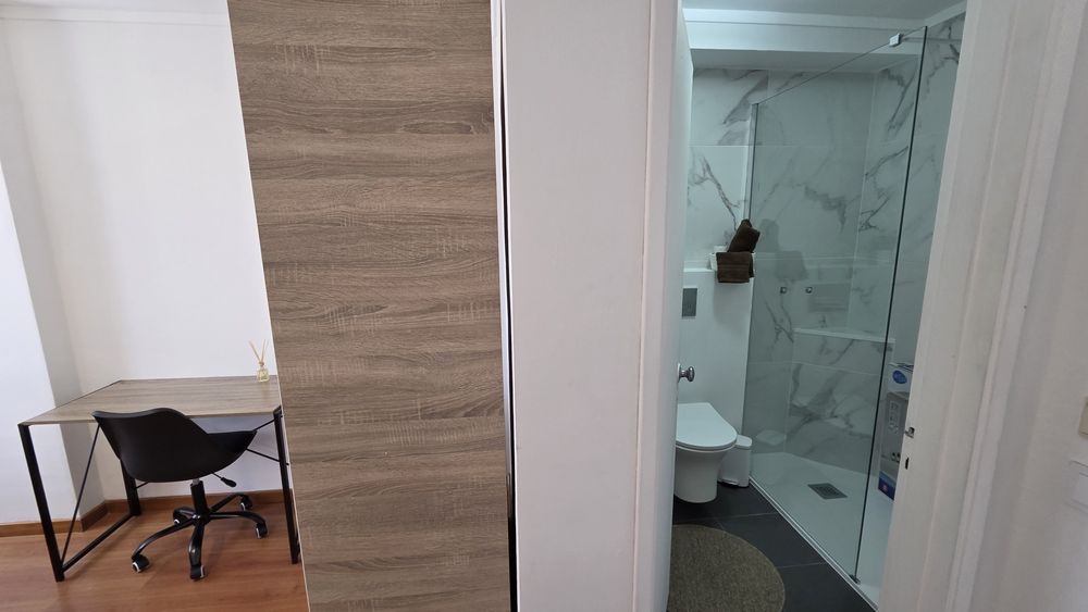 Quarto  confortável e espaçoso PARA CASAL  em Monte A