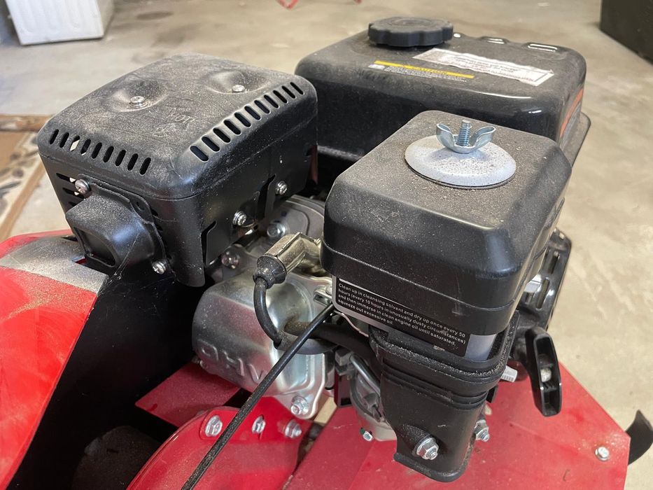 Vendo moto enchada nova