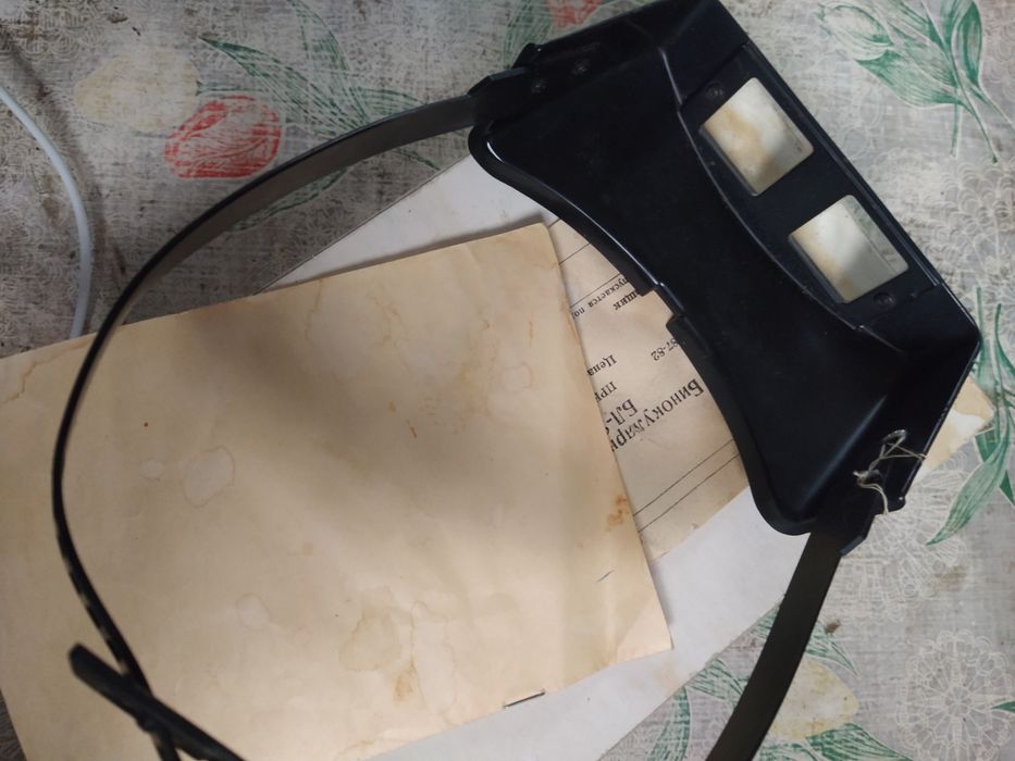 Лупа бинокулярная времён СССР в упаковке с паспортом - инструкцией