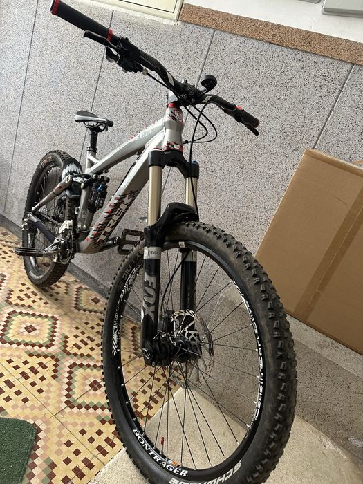 Bicicleta de enduro TREK