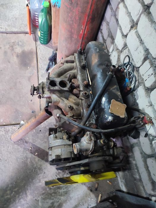Мотор 402 Волга газель пробитий блок на запчастини