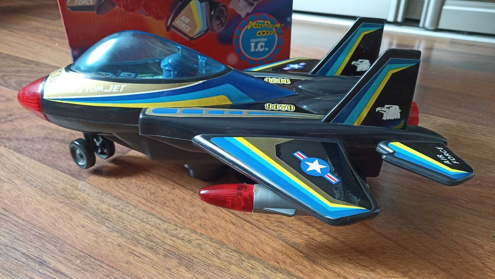 Samolot Roaring Tomjet unikat