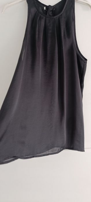 Blusa sem mangas preta tamanho S. Usada