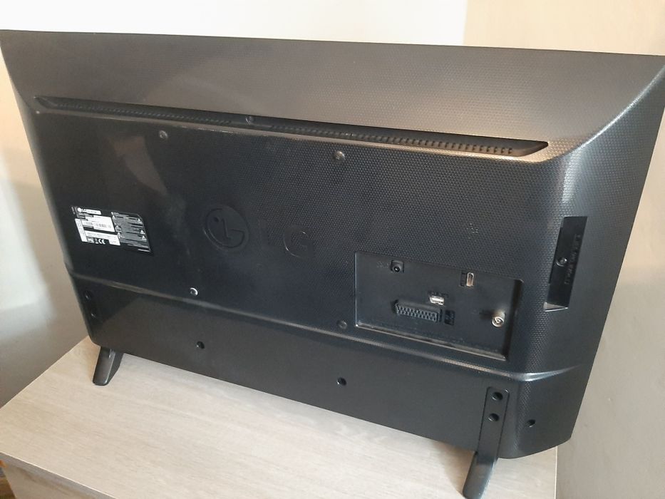 TV 32" LG 32LH510B