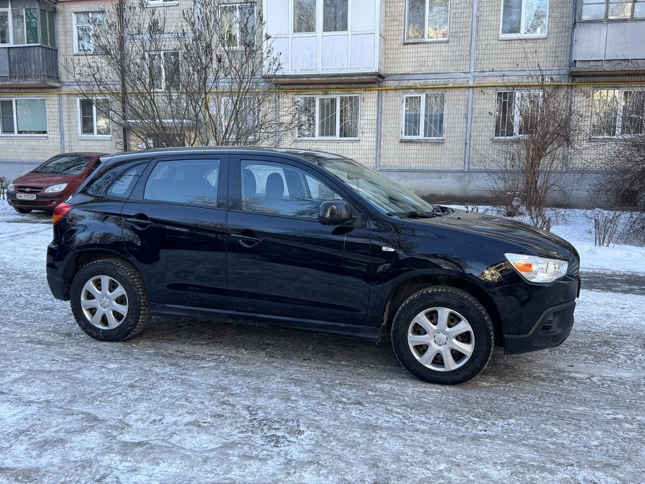 Mitsubishi ASX 2012 год автомат 136тыс. пробег