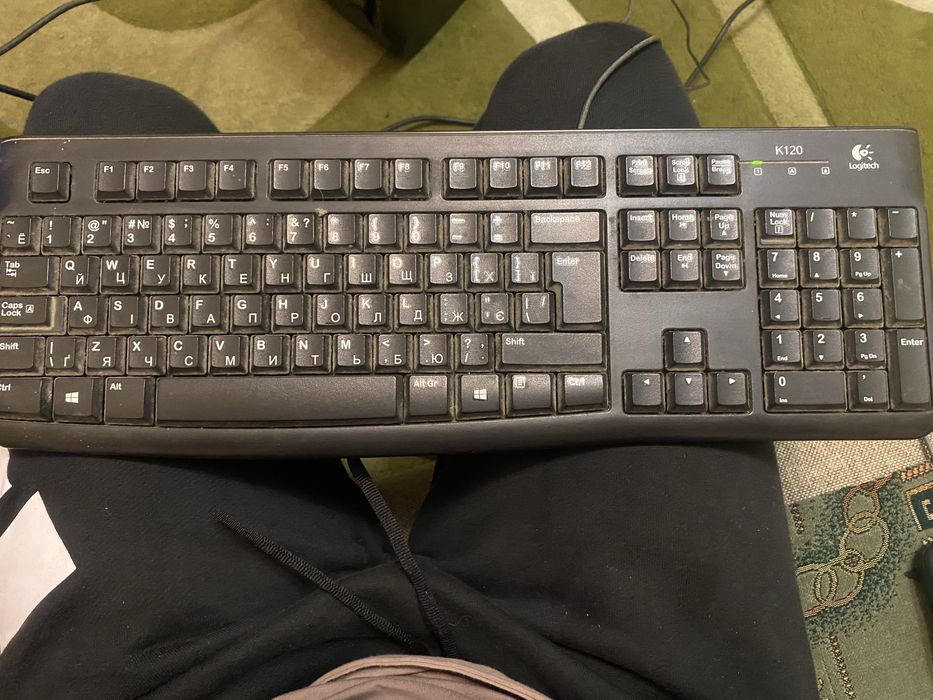 Комп’ютер (системний блок + монітор + клавіатура + миша)