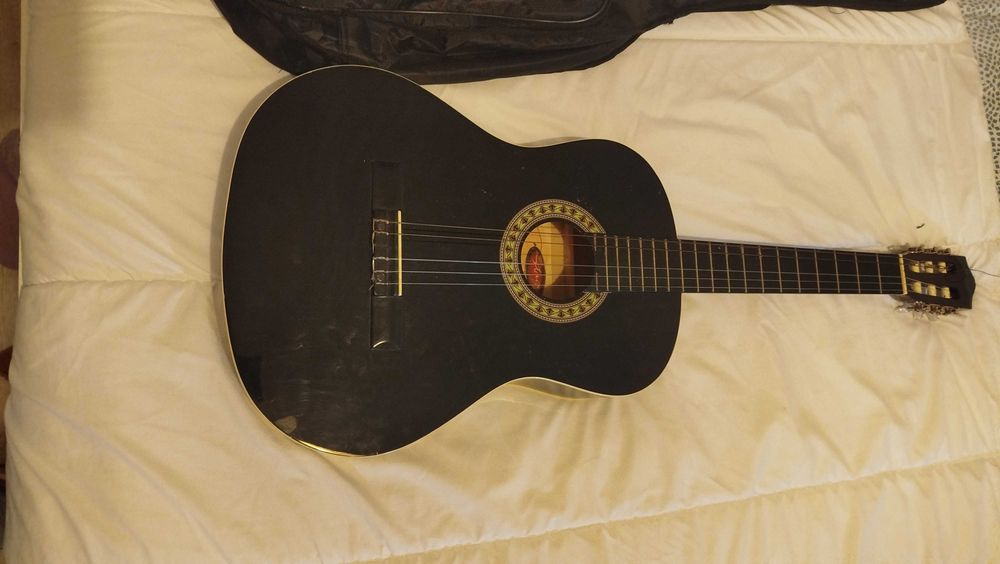 Guitarra Clássica com estojo