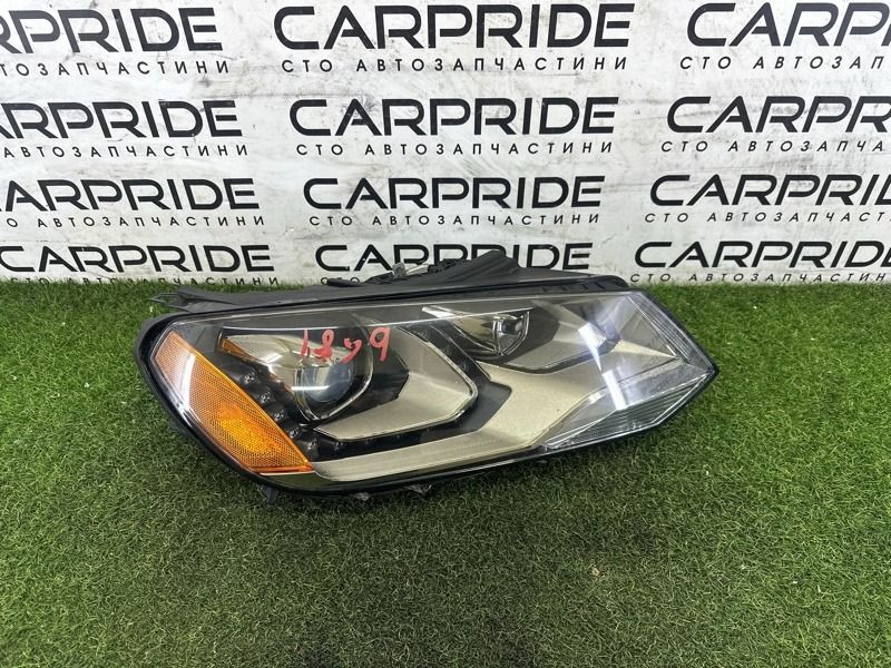 Фара правая Volkswagen Touareg NF 3.0 Hybrid 2013