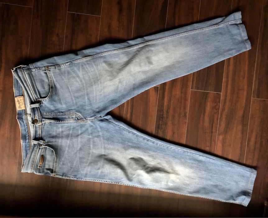 Jeansy Wrangler Arizona