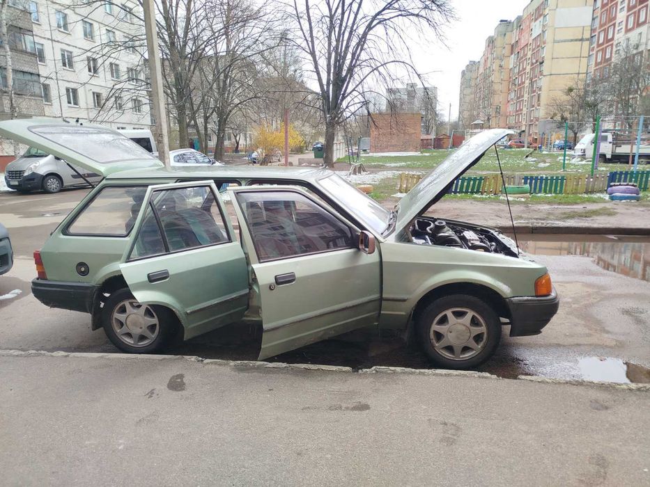 Продам Ford Escort