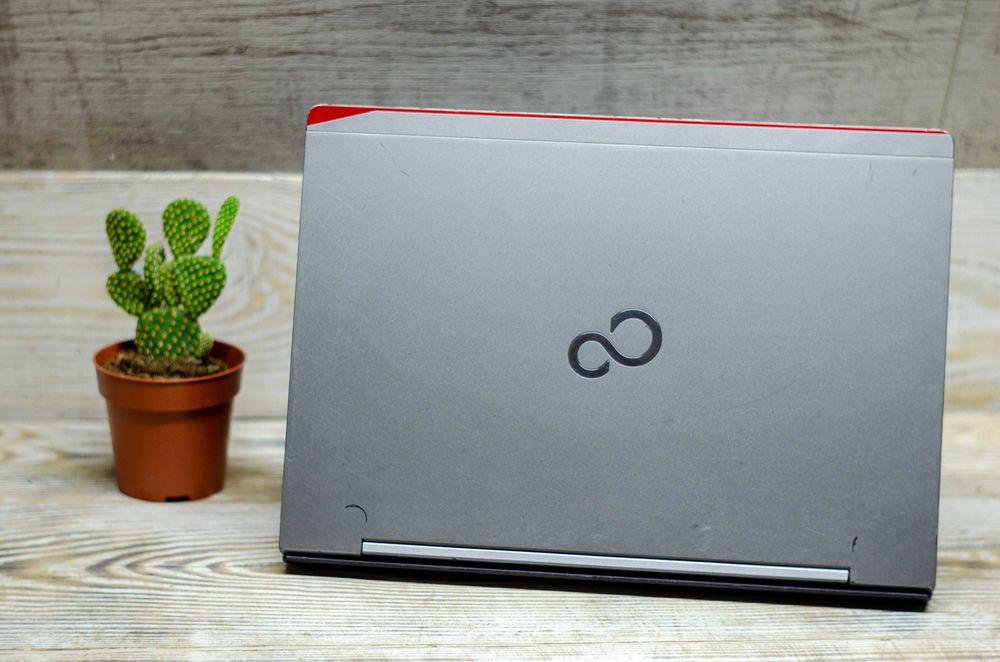 Сенсорный Fujitsu LifeBook U745 i5-5300U 2.9Ghz/DDR3 6Gb/SSD 120Gb/14'