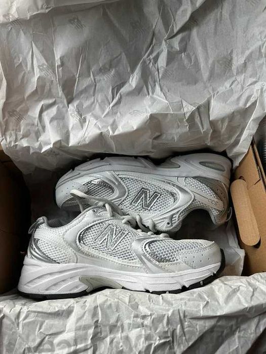 New Balance 530, 37