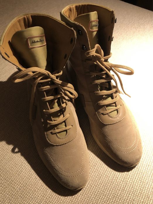 Botins SALVATORE FERRAGAMO tmn 39 em bom estado